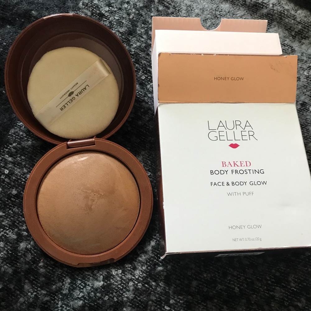 Laura Geller bakes body frosting in honey glow